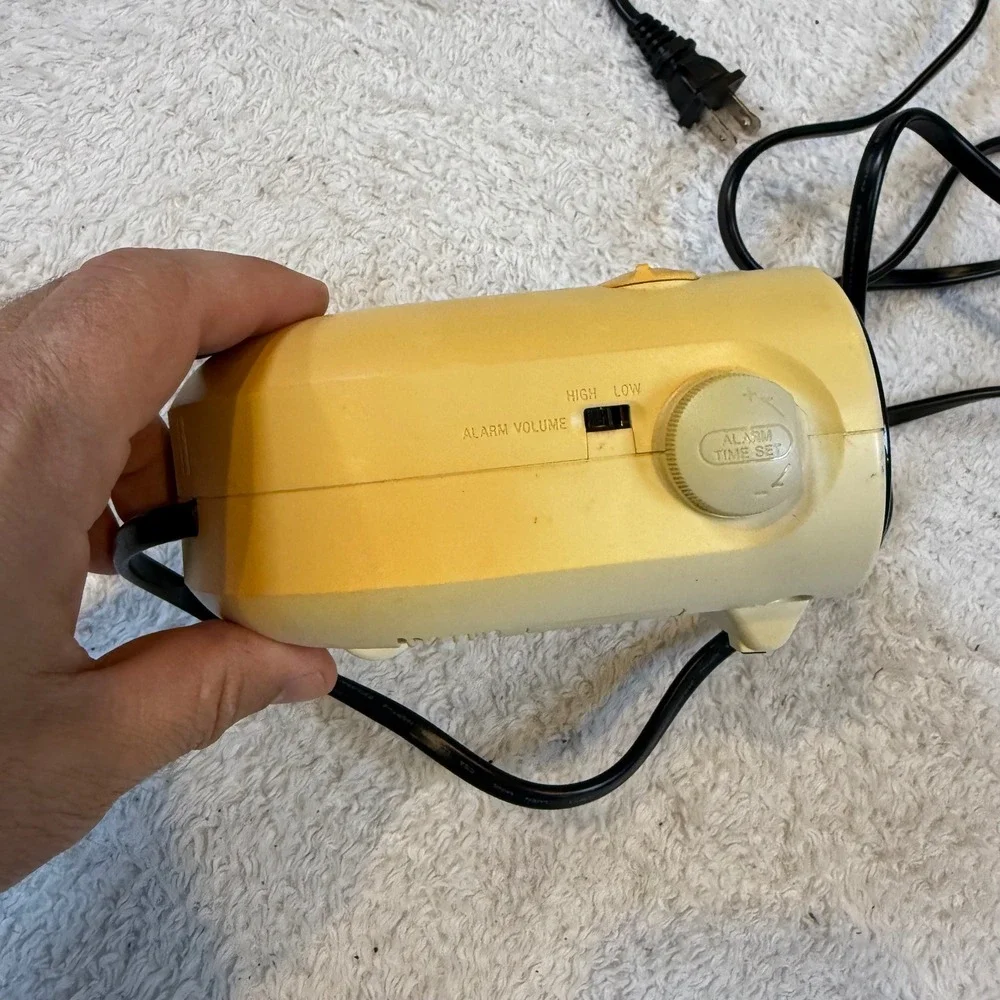 Sony Dream Machine ICF-C318 Dual Alarm Clock Radio AM/FM White Yellowed Vintage